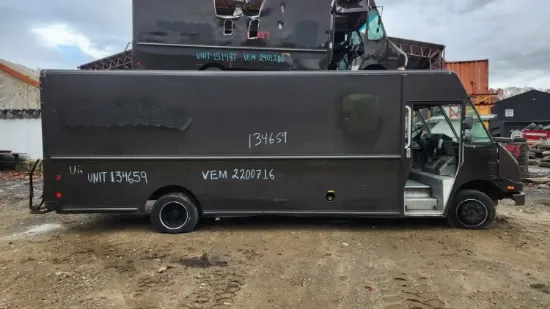 Picture of 2006-freightliner-mt55-chassis-truck-delivery